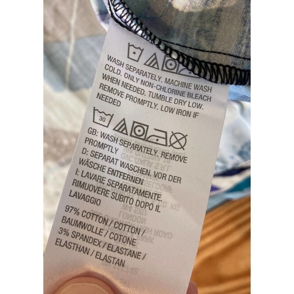 NWT Attitudes By Renee Button Front Shirt Size Large Women’s Blue Printed - Picture 4 of 7